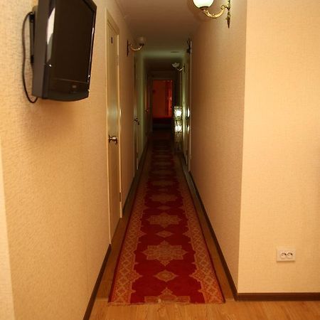 Guest House Milana Сухум Экстерьер фото