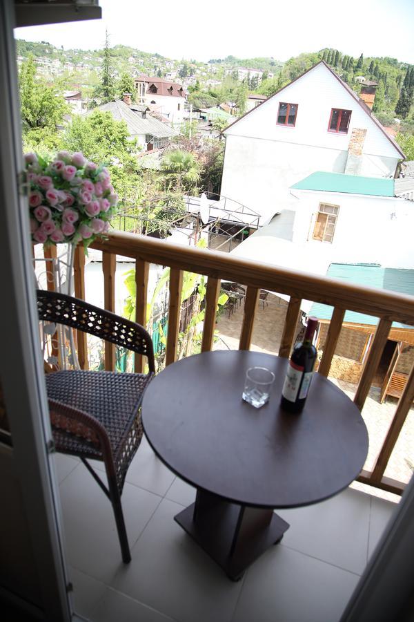 Guest House Milana Сухум Экстерьер фото