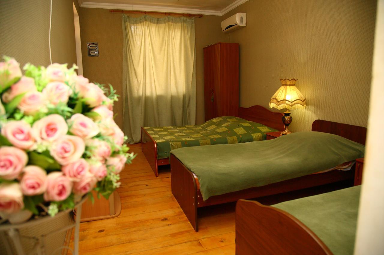 Guest House Milana Сухум Экстерьер фото